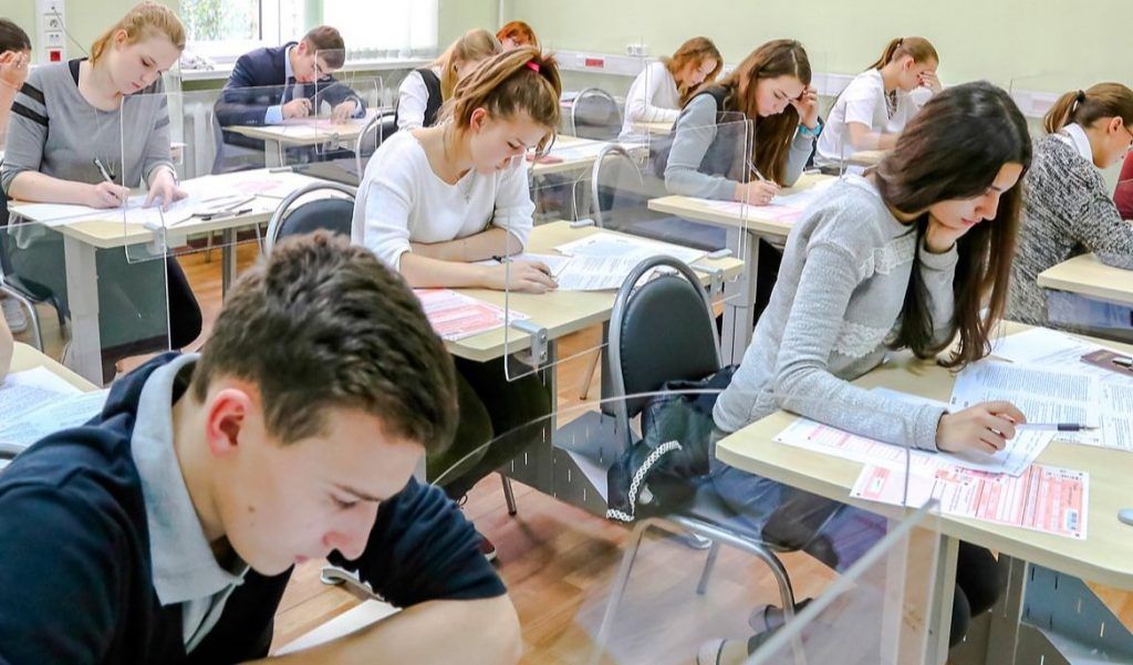 Старшеклассникам юга расскажут об успешной сдаче Единого государственного экзамена. Фото: сайт мэра Москвы Старшеклассникам расскажут о тонкостях написания сочинения по обществознанию. Фото: сайт мэра Москвы